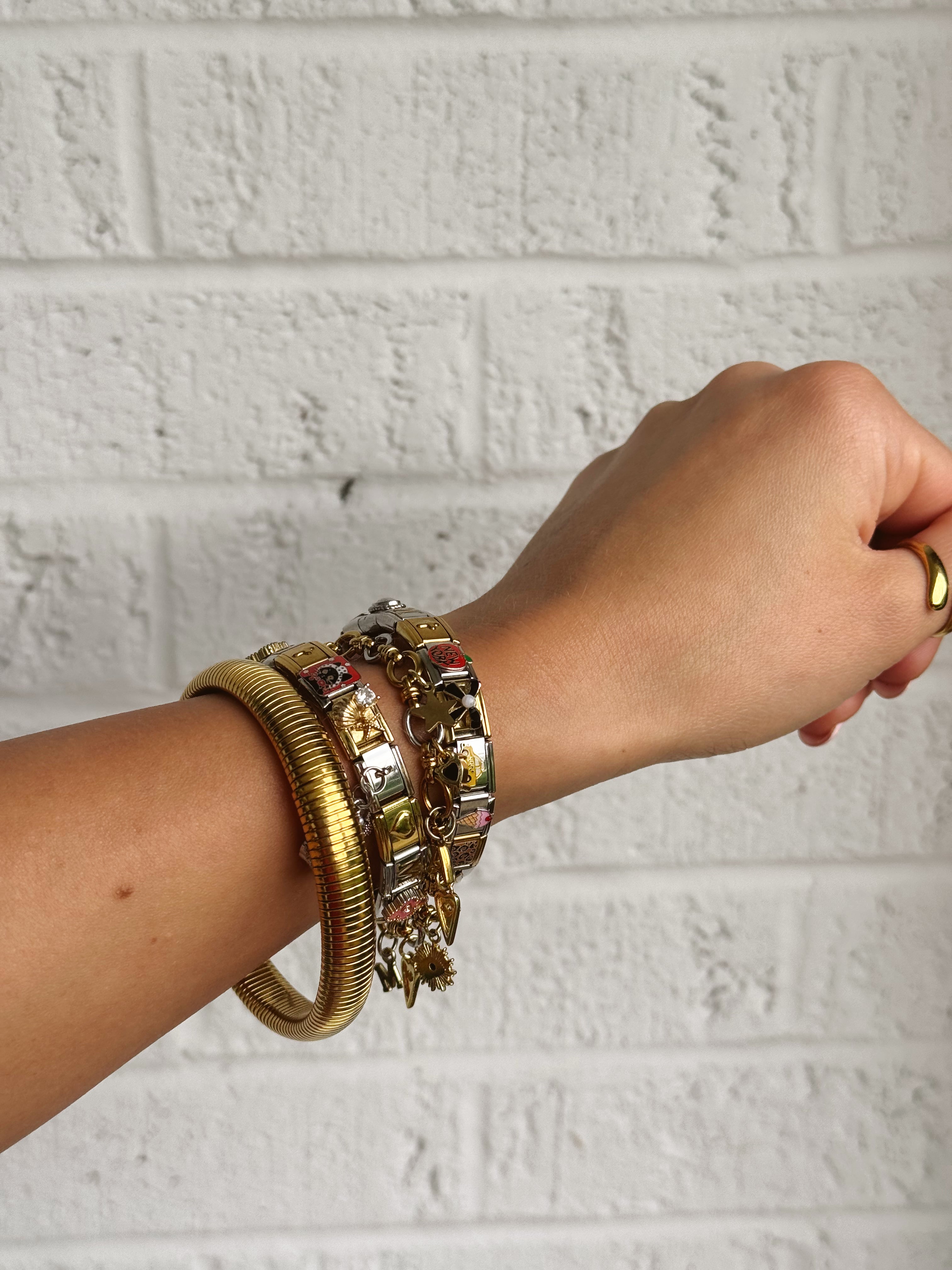 BARE GOLD BANGLE