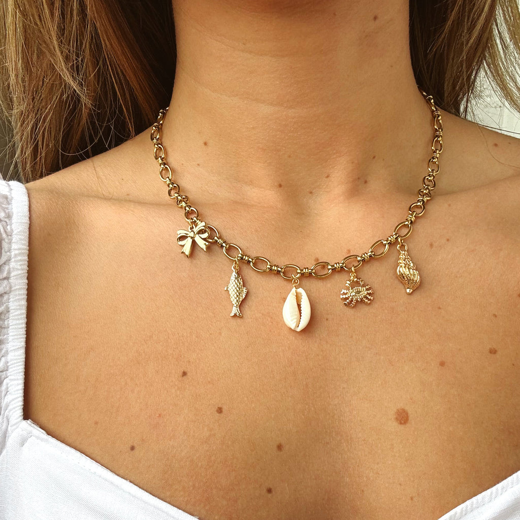 TREASURES BY THE SEA