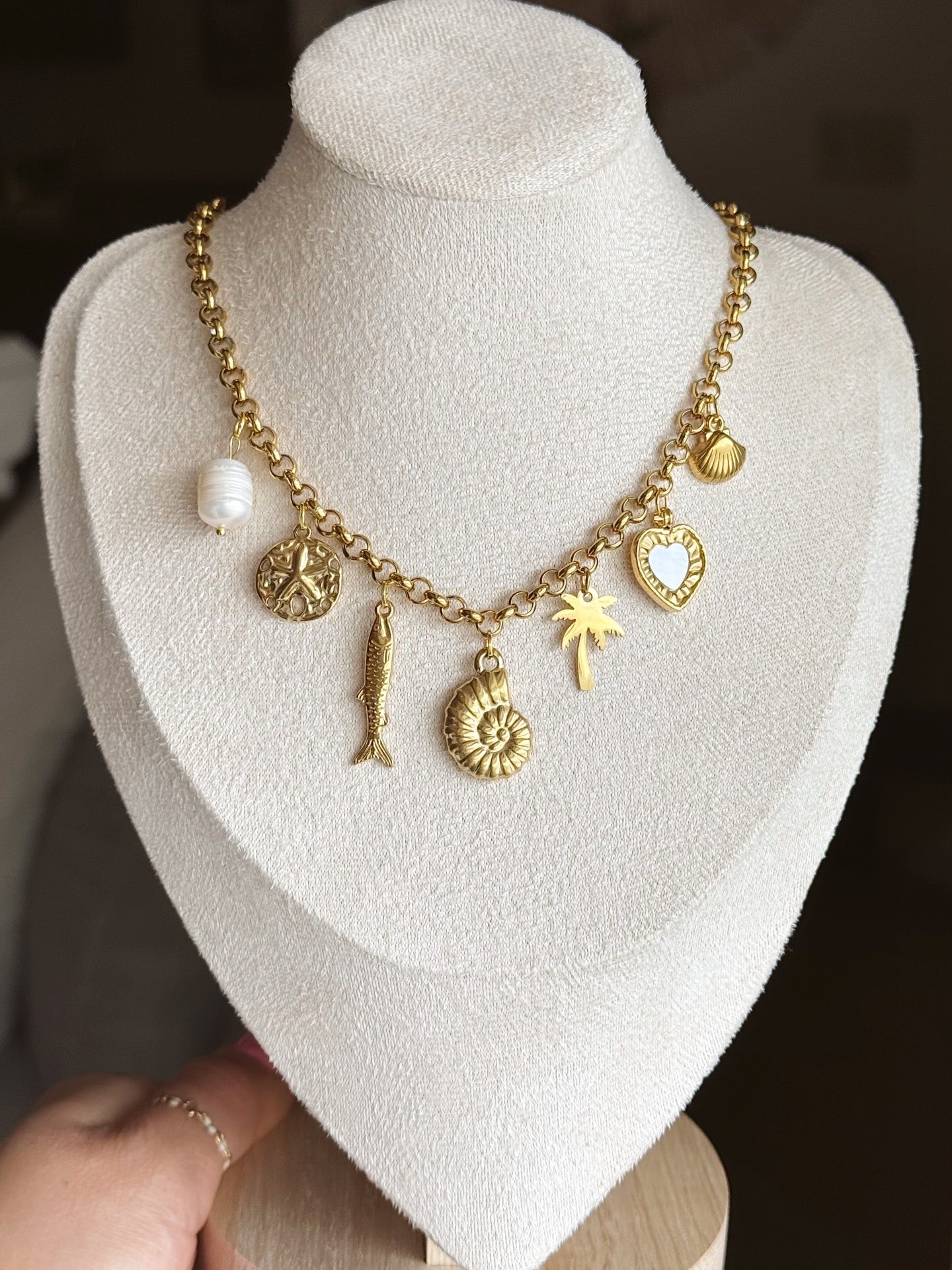 SEASIDE CHARM NECKLACE