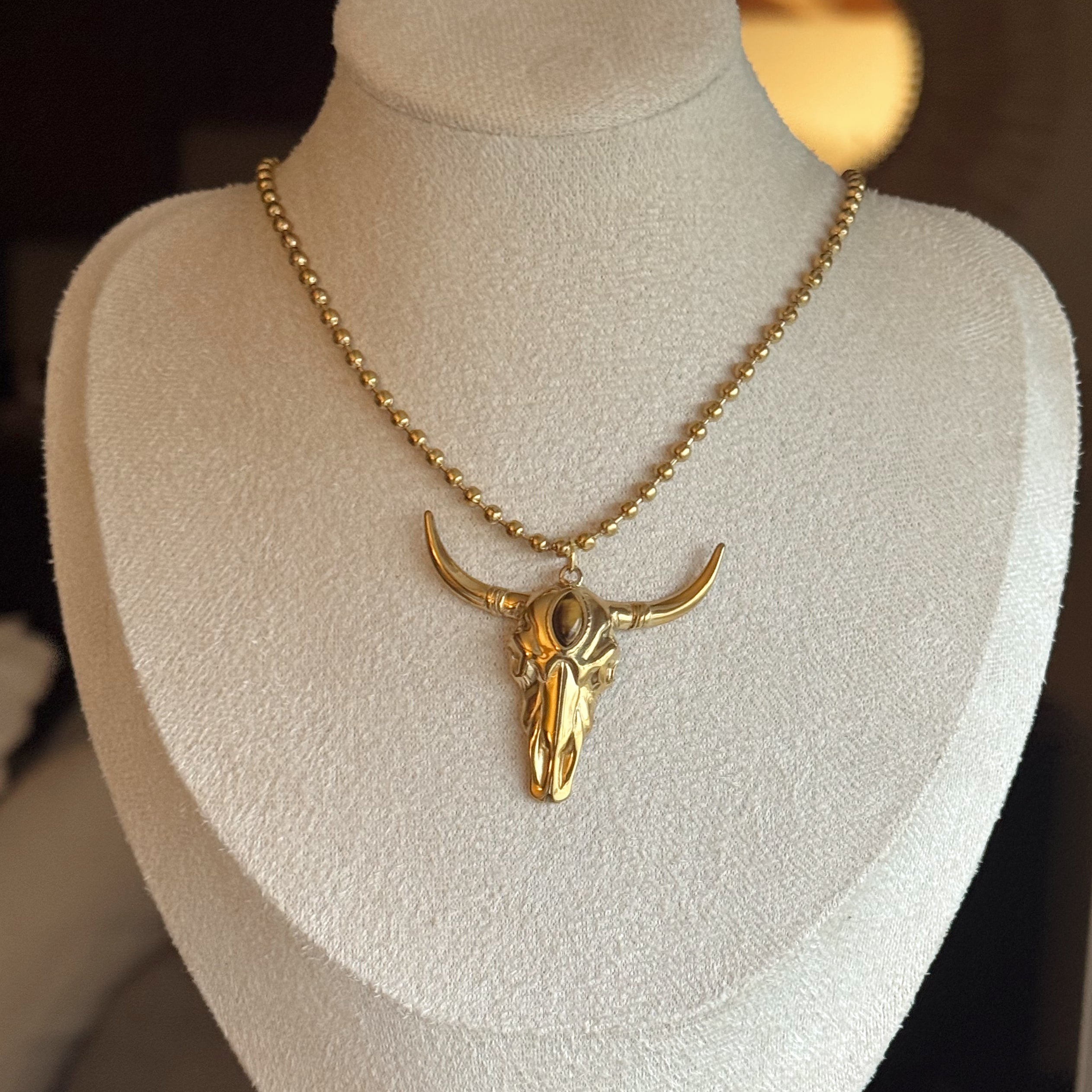 SADDLE STONE NECKLACE