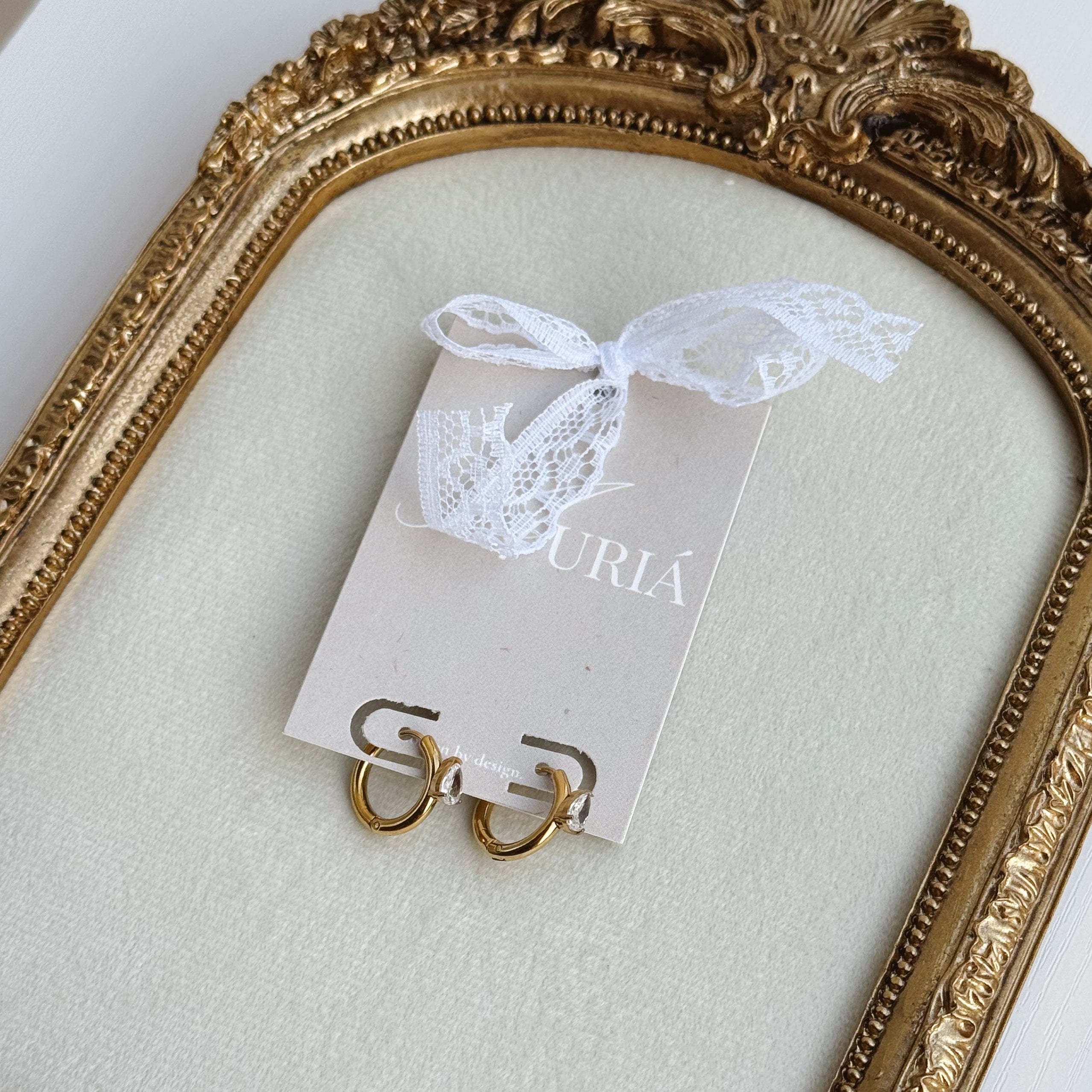 TINY TREASURE HUGGIES